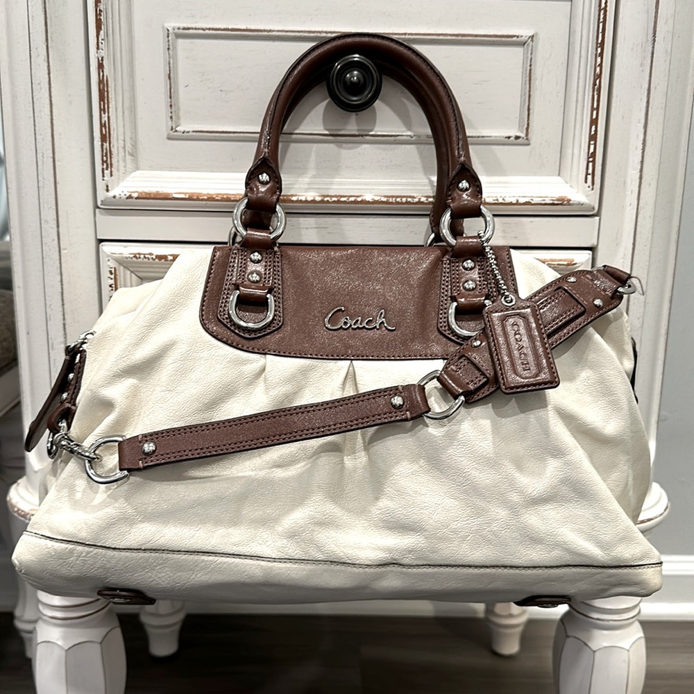Pre-Loved COACH ASHLEY Cream & Brown Bark Leather Satchel Bag.